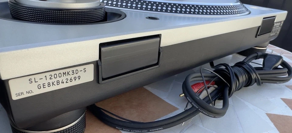 Вертушки Mint Technics SL1200MK3D с пылезащитной крышкой и оригинальной коробкой в открытой коробке - Изображение 4 из 4