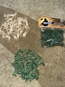 Green Army Plastic Military Action, Figurines Lot, Green And Brown  Army Men