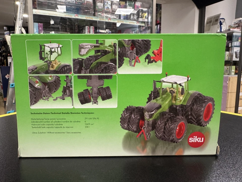 SIKU 3289 -modellino 1:32 -TRATTORE FENDT 1042 CON DOPPIE RUOTE-SCATOLA ROVINATA - Immagine 4 di 4