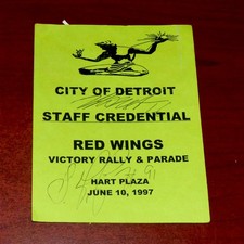 DETROIT RED WINGS 1997 STANLEY CUP RALLY CREDENTIAL SIGNED FEDEROV KONSTANTINOV