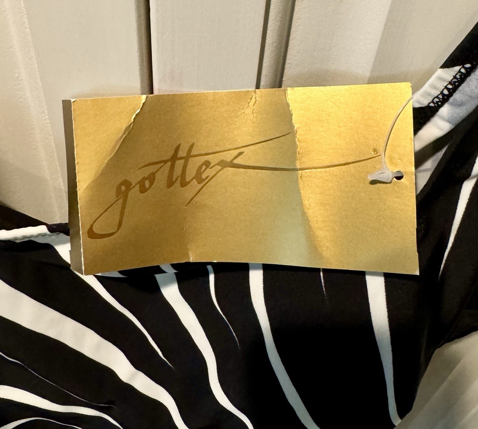 Women’s Gottex Black / White One Piece Swimsuit- Size 12 - New with Tags 