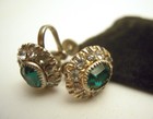 VINTAGE 1940s VARGAS FAUX EMERALD RHINESTONE SCREW BACK EARRINGS — photo 5