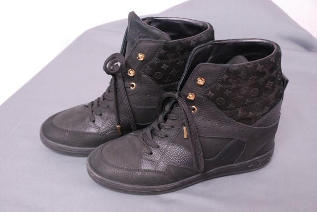 coin hidden wedge sneaker