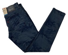 levi's blue camo jeans