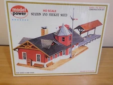 Model Power - HO Scale Station and Freight Shed- No.427 - Sealed NIB Free Ship 