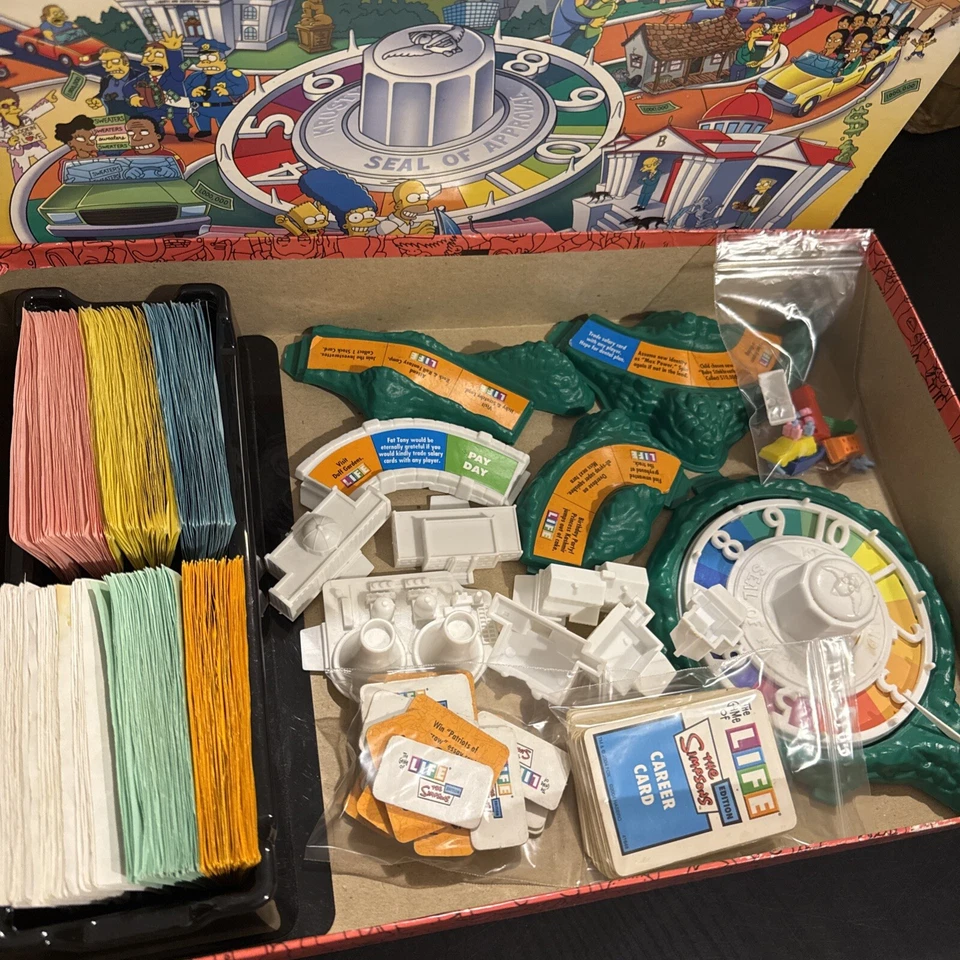 The Game of Life The Simpsons Edition COMPLETE Milton Bradley 2004 Homer VGC - Image 2 of 4