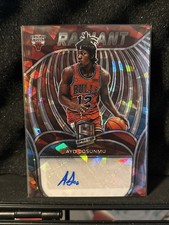 2021-22 Panini Spectra Radiant Signatures Ayo Dosunmu #RSI-AYO Astral Prizm /49