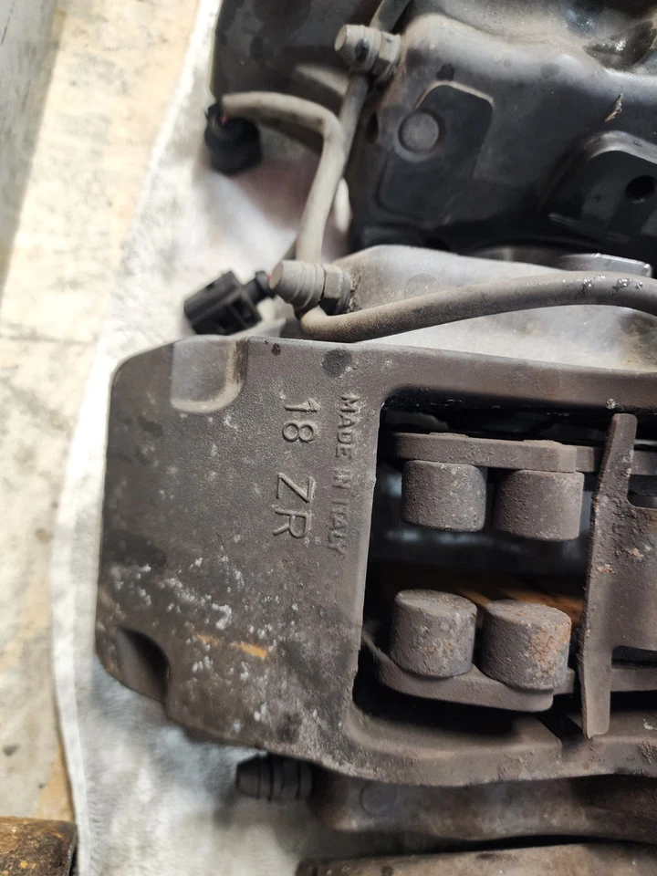 Pinzas de freno delanteras Brembo 18Z Audi Porsche Volkswagen Foto 2 de 4