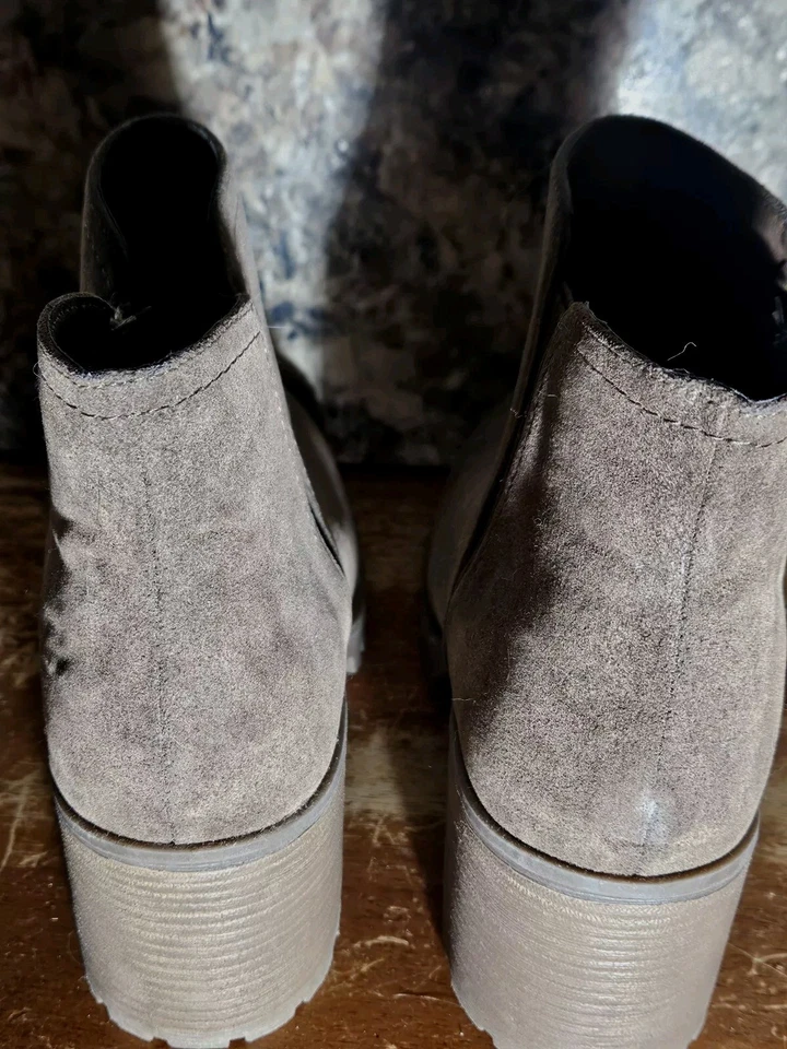 New Ankel Boots. IN THE 📦. B52 By BULLBOXER. SIZE 8 & 11. Light Brown - Imagem 3 de 4