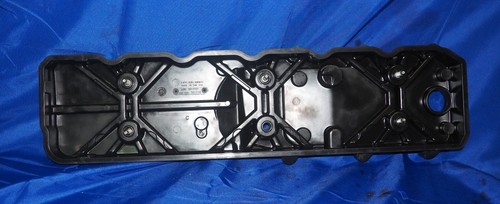 2013-2018 Dodge Ram 2500 3500 Cummins 6.7L Engine Cylinder Head Valve Cover OEM - Picture 7 of 10