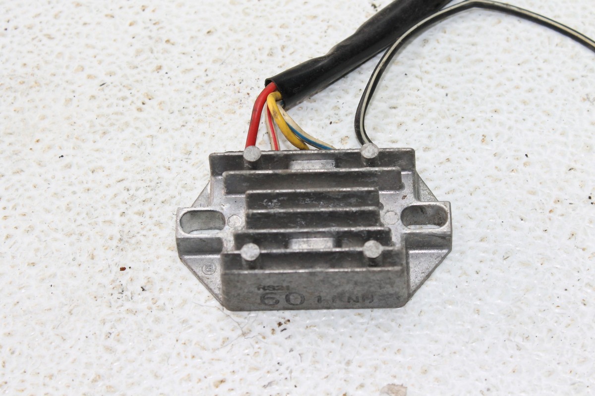 1982 SUZUKI GS550 (#207) VOLTAGE REGULATOR RECTIFIER | eBay