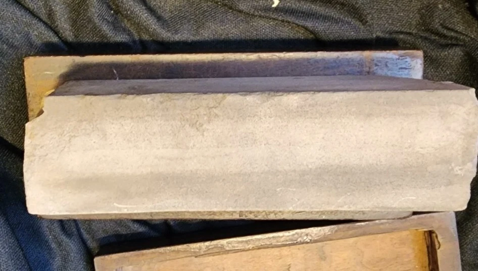 Piedra antigua Arkansas? Afilador de piedra de aceite miel hacha cuchillo herramienta de piedra de aceite PA  Foto 3 de 4