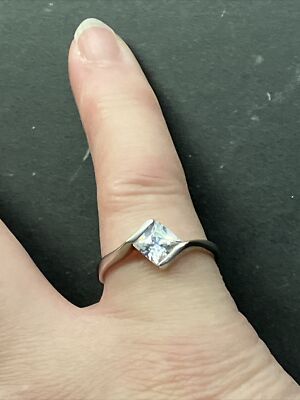 Sterling Silber einzelner quadratischer Zirkon Ring Größe S