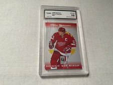 1996 DONRUSS #38 STEVE YZERMAN HOCKEY CARD GRADED 10