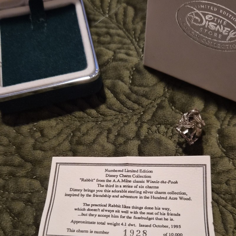☆☆☆Disney Store☆☆☆Rabbit Winnie-the-Pooh Sterling Silver Limited Ed. Charm 1995