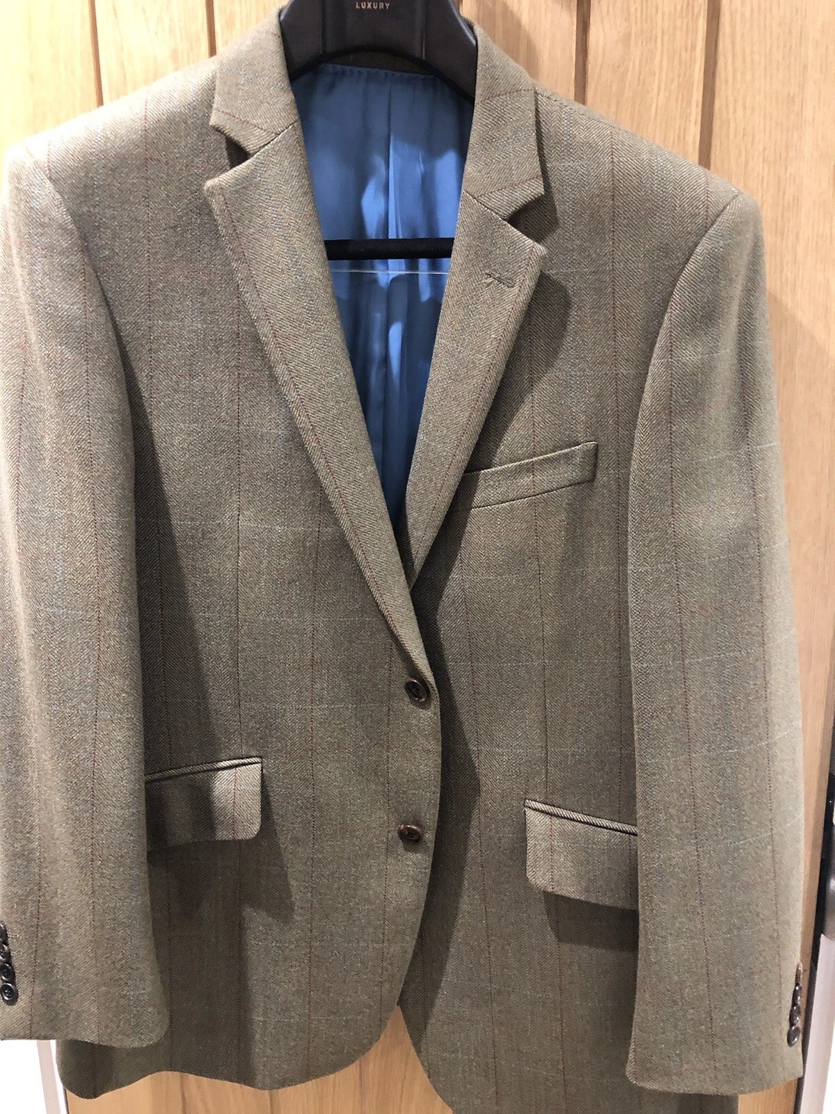 Superb AUSTIN REED Mens Green Wool Treed Checked Jacket Blazer 44" Short
Opens in a new window or ta