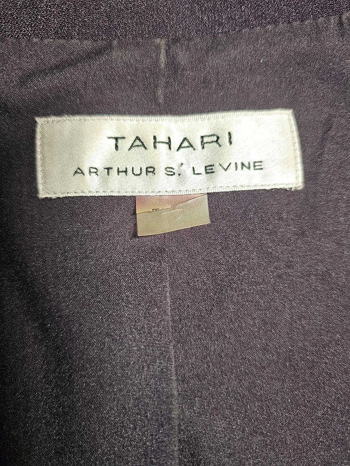 Tahari Arthur S. Levine - Pantalón y Traje - Talla 16 - Color Ciruela pit to pit 22 Foto 4 de 4