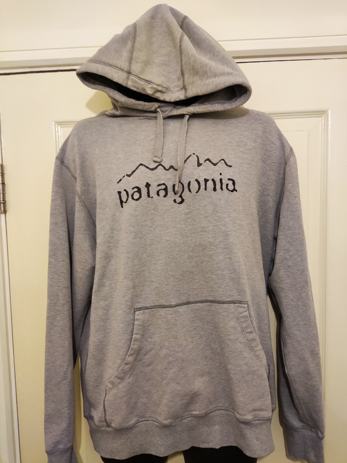 Patagonia Hoodie Organic Cotton Size Medium Grey Black Mountain Logo Mens |  eBay