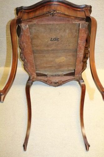 Elegant Antique Turn of 19th C. Robert Mitchell French Mahogany Side/End Table - Picture 11 of 12