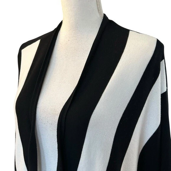 Кардиган женский Alfani в полоску с длинным рукавом с открытым передом размер Small черный белый вязаный - Изображение 3 из 4