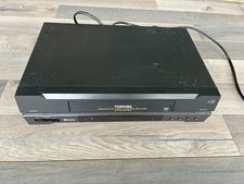 Toshiba W-522 4 Head Video Cassette Recorder Powers on