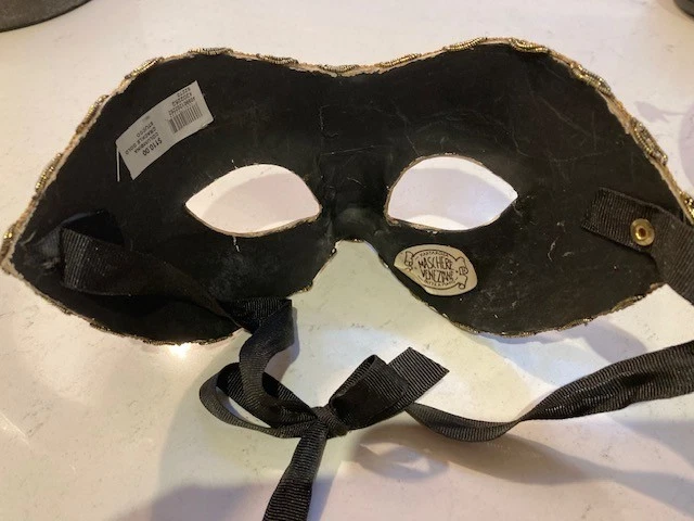 Authentic Kartaruga Venetian Papier-Mâché Mask – Columbina Crackle Gold Stucco - Image 2 of 3