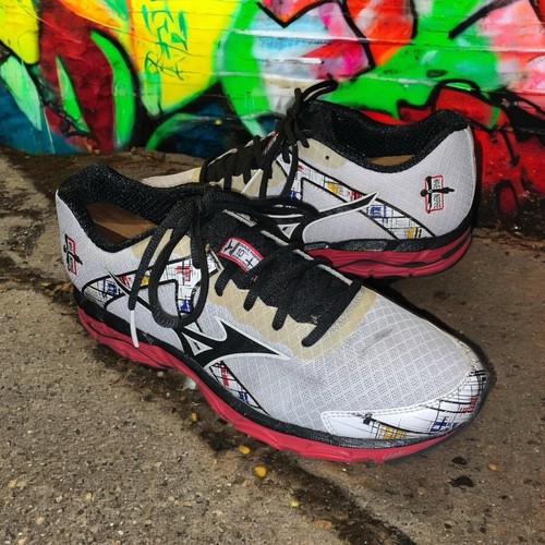Mizuno Wave Inspire 10 weiß & rot sportlich Laufen Turnschuhe Herren Größe 9 US