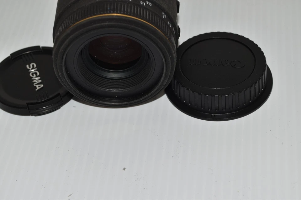 LENTE MACRO SIGMA 50MM 1:2.8 (SIS12) Foto 2 de 3
