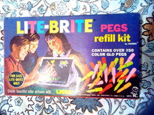 1968 Vintage Hasbro Brite Pegs 750 Pieces 1 1/8" Long Pegs Multi Color / box