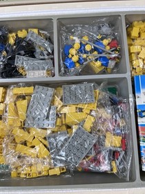 LEGO 6075 Classic Castle Yellow Castle New and Sealed from 1981