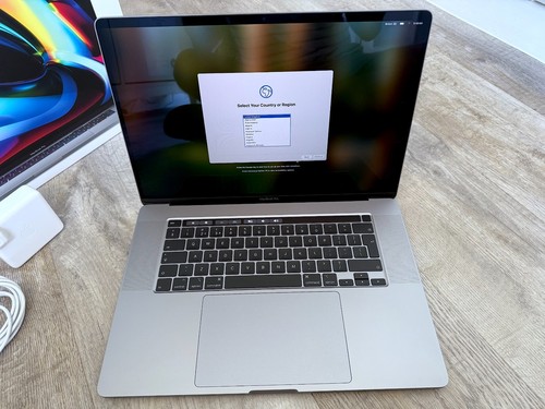Apple MacBook Pro Retina 16” 2019 - 4TB SSD, 64GB Ram 2.4GHz 8-Core i9 5500M 8GB - Afbeelding 8 van 18