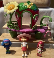 Strawberry Shortcake Berry Bitty Clubhouse (not complete) + 3 Figures
