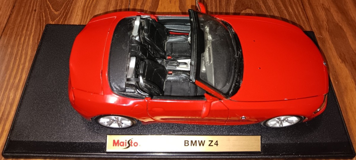 Maisto BMW Z4 Red Luxury Roadster 1:18 Die-cast Car with Base