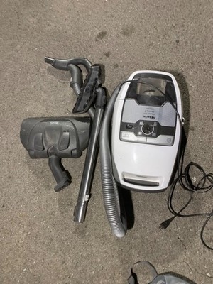 Miele Blizzard CX1 Cat and Dog Bagless Canister Vacuum Lotus White Missing Knob