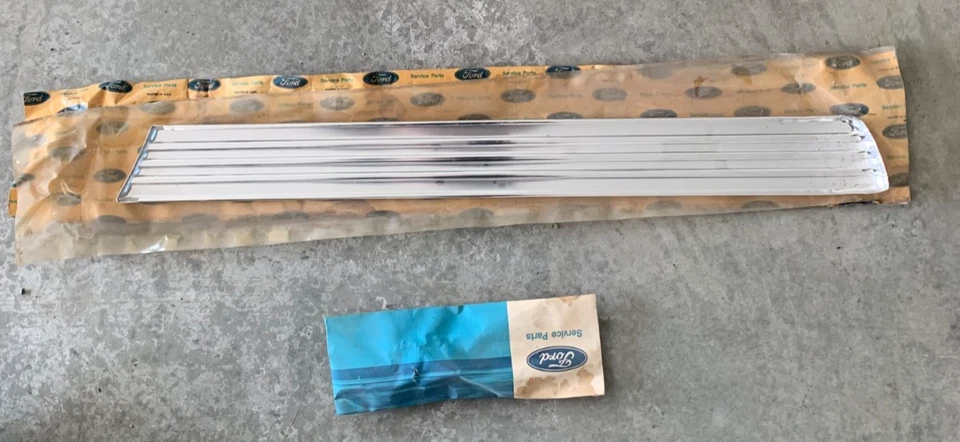 Camión Ford 1967-1972 plataforma inferior izquierda moldura C7TZ-9929315-A caja larga nuevo de lote Foto 2 de 2