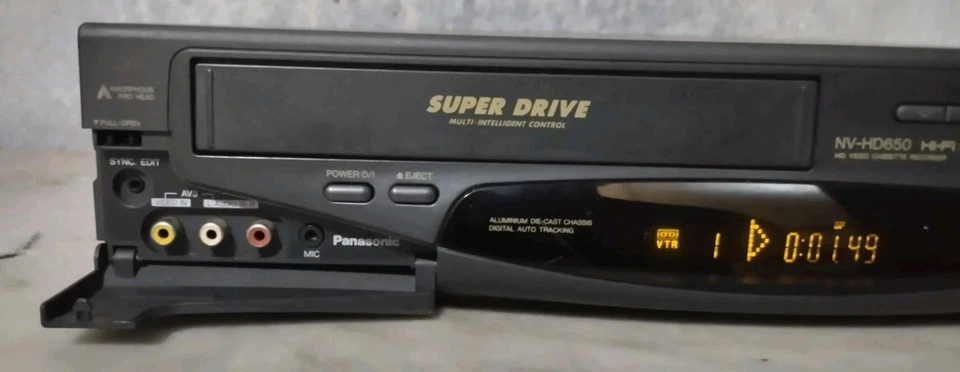 PANASONIC NV-HD650 VIDEOREGISTRATORE VHS 6 TESTINE STEREO CON TELECOMANDO  - Immagine 3 di 4