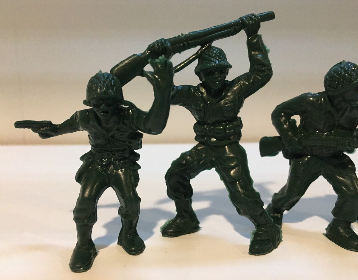 Lot of Vintage 80's or 90's 65mm US Army Men Toy Soldiers WW2