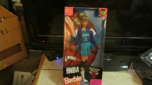 NBA Chicago Bulls 1998 Barbie Doll Mistake Wrong Jersey NIB