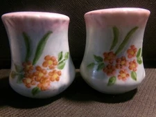 Vtg Salt & Pepper Shaker Set Ceramic Floral w/Lavender Top (Marked "Milti King')
