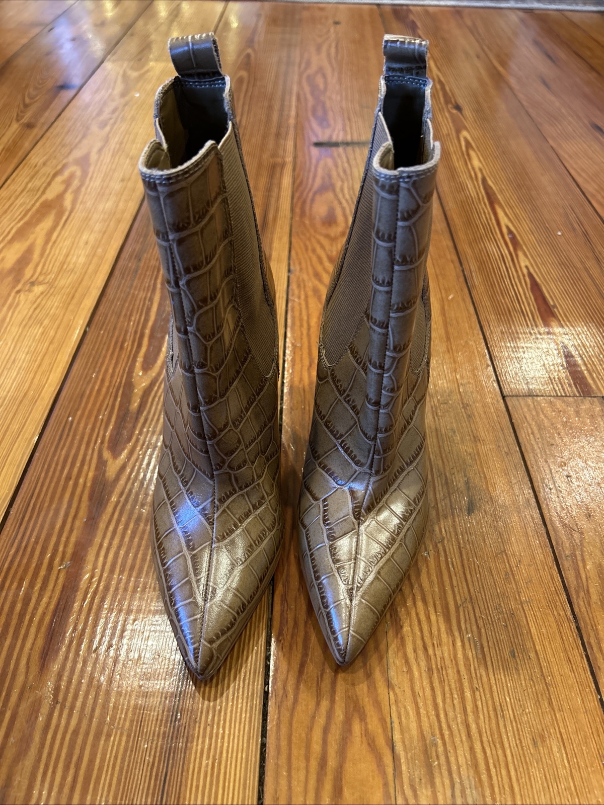 Tan Croc Marc Fisher Booties in Size 5 for Stylish Comfort