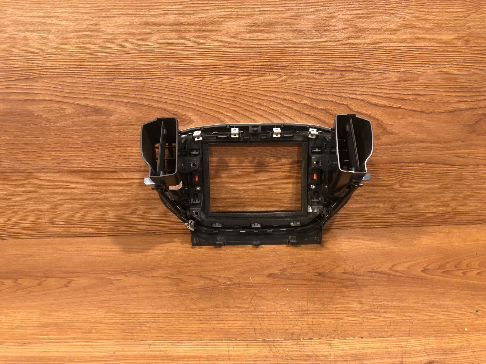 2014-2016 MASERATI GHIBLI NAVIGATION SCREEN DASH AIR VENTS W/ TRIM BEZEL OEM