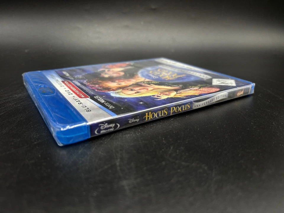 Hocus Pocus 1993 blu ray Bette Midler, Sarah Jessica Parker ... sealed - Image 3 of 3