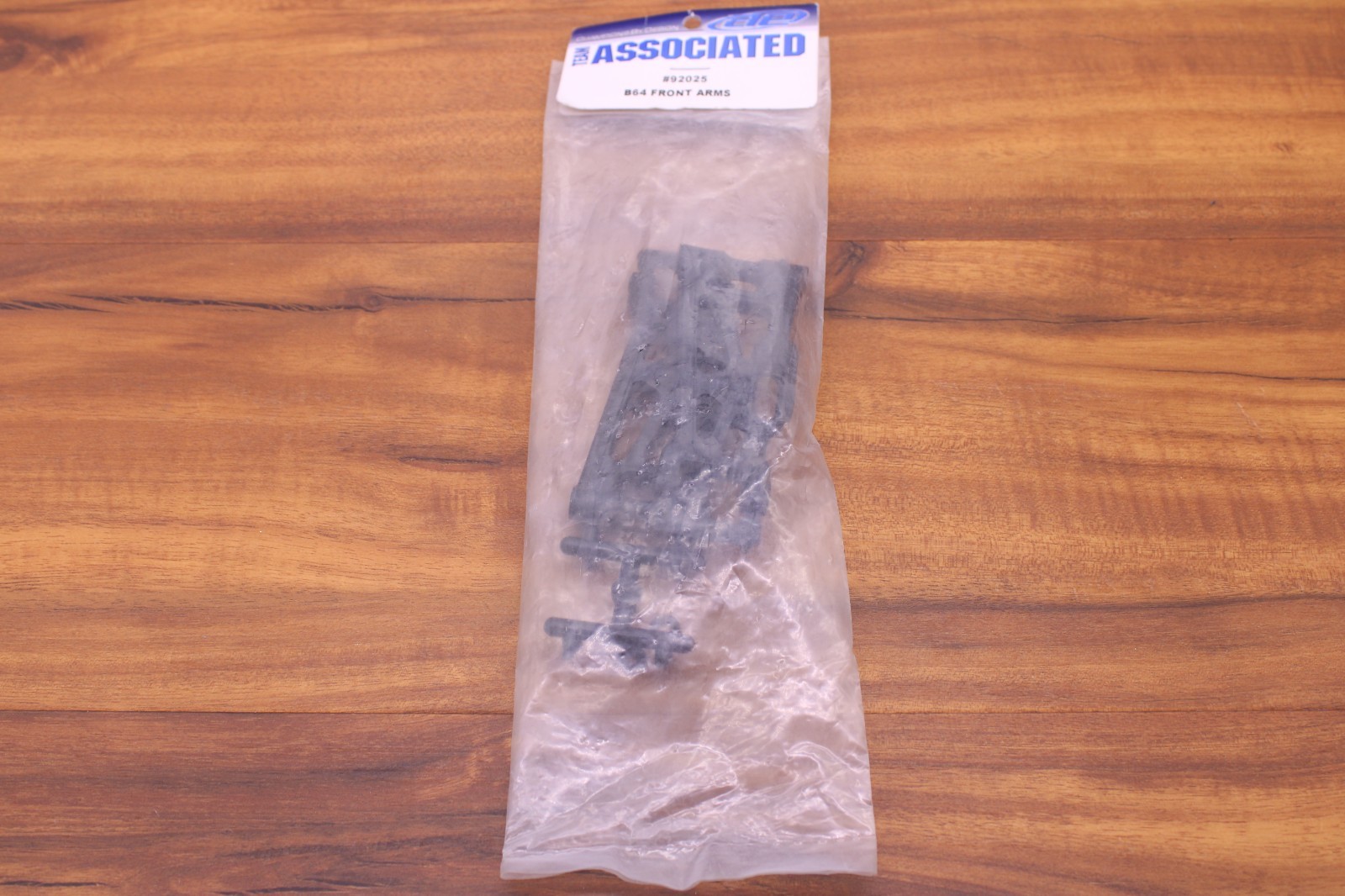 Team Associated RC10 B64 B64D Front A-arms 92025 RC Parts