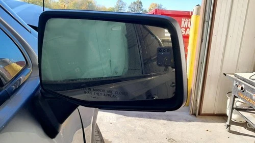 Used Right Door Mirror fits: 2020 Gmc Sierra 1500 pickup w/o extended width powe
