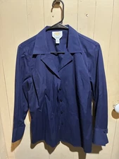 Ladies Talbots Blue Wrinkle Resistant Button Up Shirt - Size 10