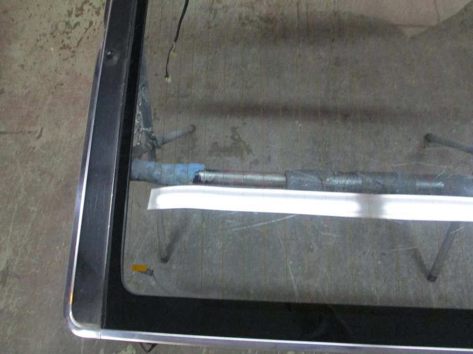 1986 85 84 Nissan 300ZX VG30E не турбо 2 + 0 модель задний люк и стеклянные дефекты - Изображение 2 из 4