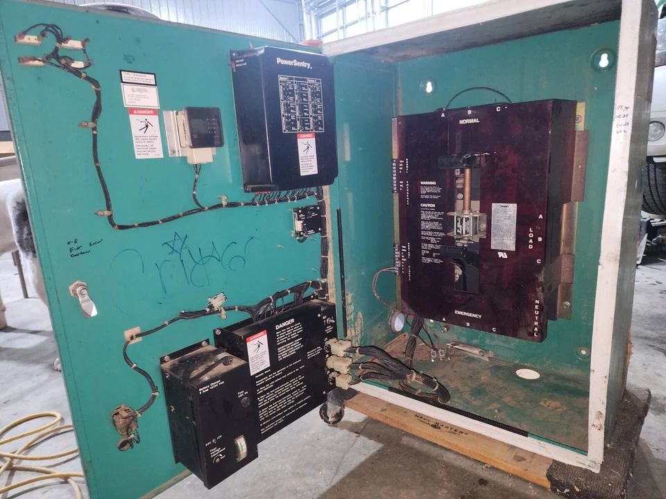 Interruptor de transferencia Onan OTCU 150C 15G Foto 2 de 4