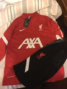 liverpool red tracksuit