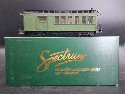 Bachmann Spectrum On30 Combine Car Unlettered Green 