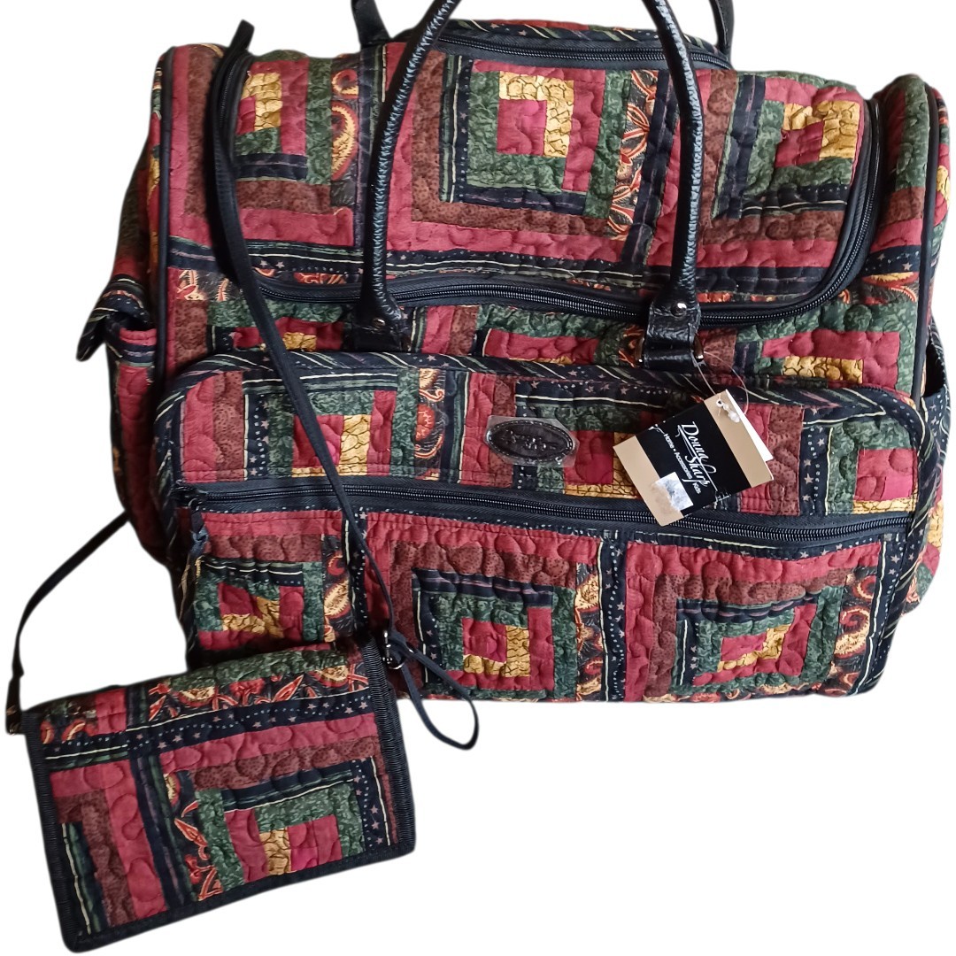 NEW Donna Sharp Set Quilted Patchwork Roller Carry On 19&rdquo; 